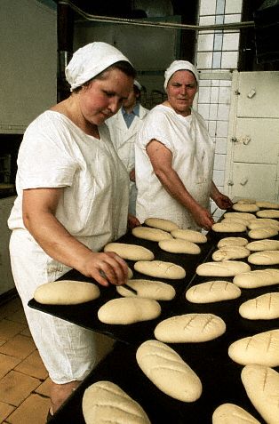 1975-bread.jpg