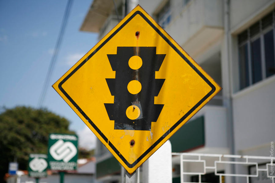 Examples of road warning signs in Venezuela. The system is open